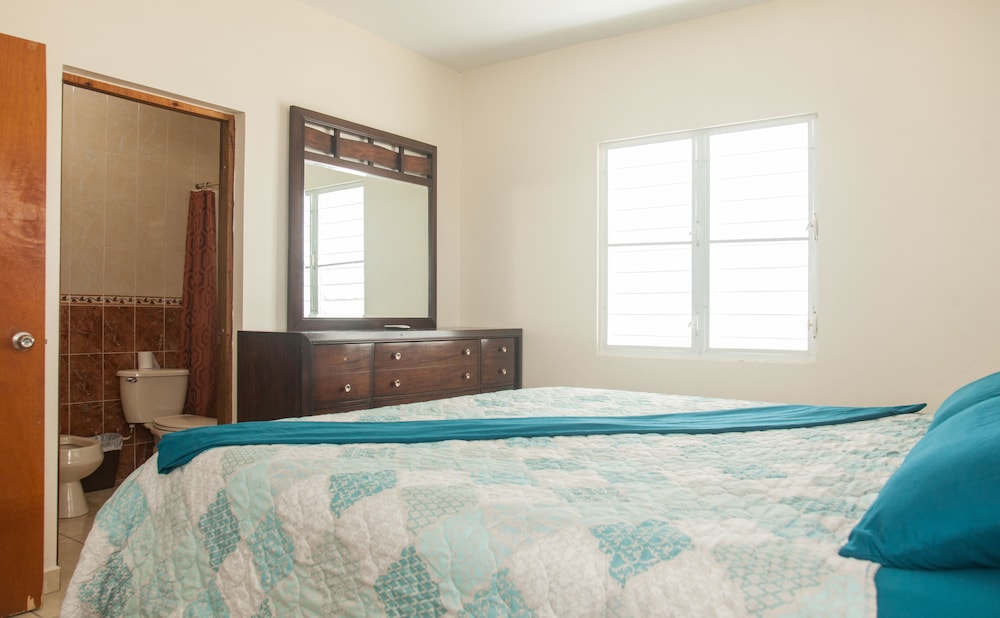 House, 3 Bedrooms photo 3