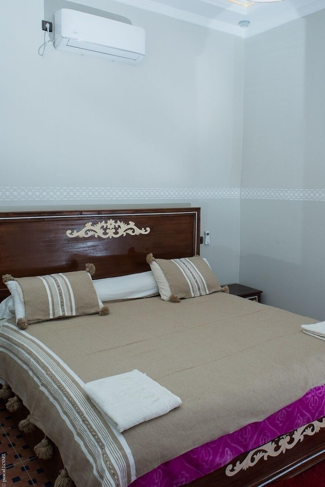 Deluxe Room - Photo 21