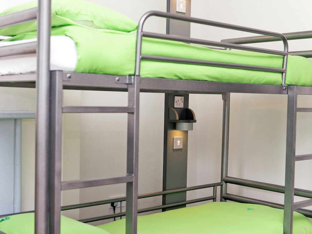 Room (8 Bed Private Ensuite) photo 2