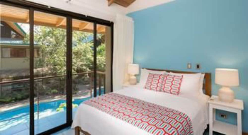 Premium Suite, Pool View