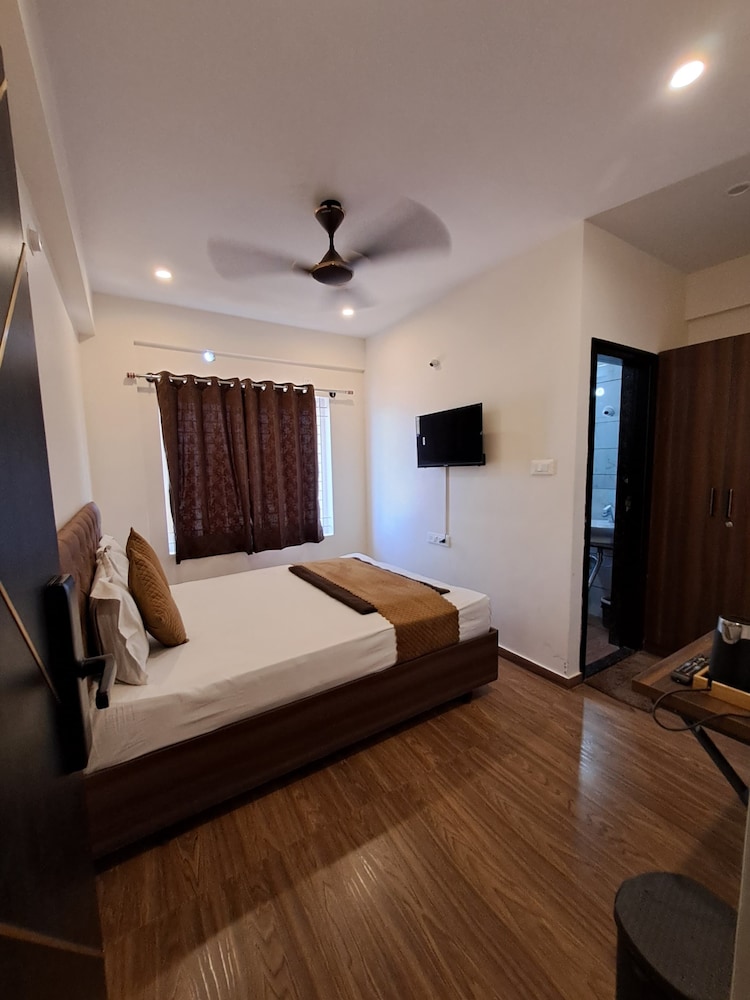 Luxury Studio, City View