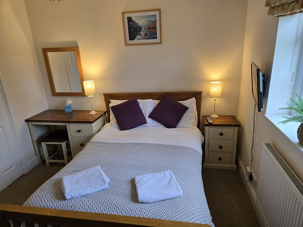 Double Room, Ensuite - Photo 2