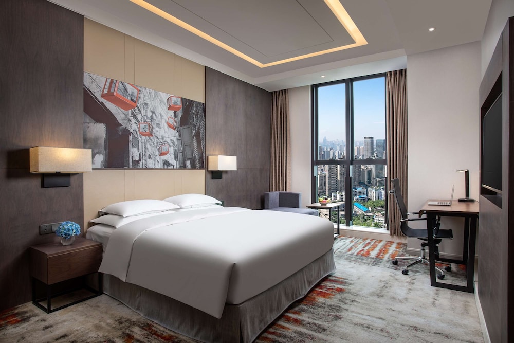 Deluxe Room, 1 King Bed, Smoking photo 1