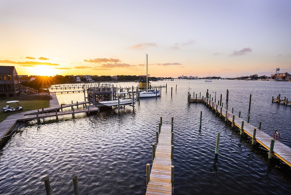 Standard Studio Suite, 1 Bedroom, Non Smoking (Studio 401, Private Deck, HarborFront)