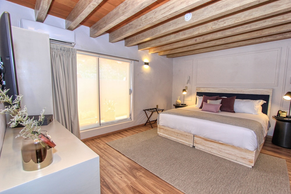 Junior Suite, 1 King Bed (Lavanda) photo 1