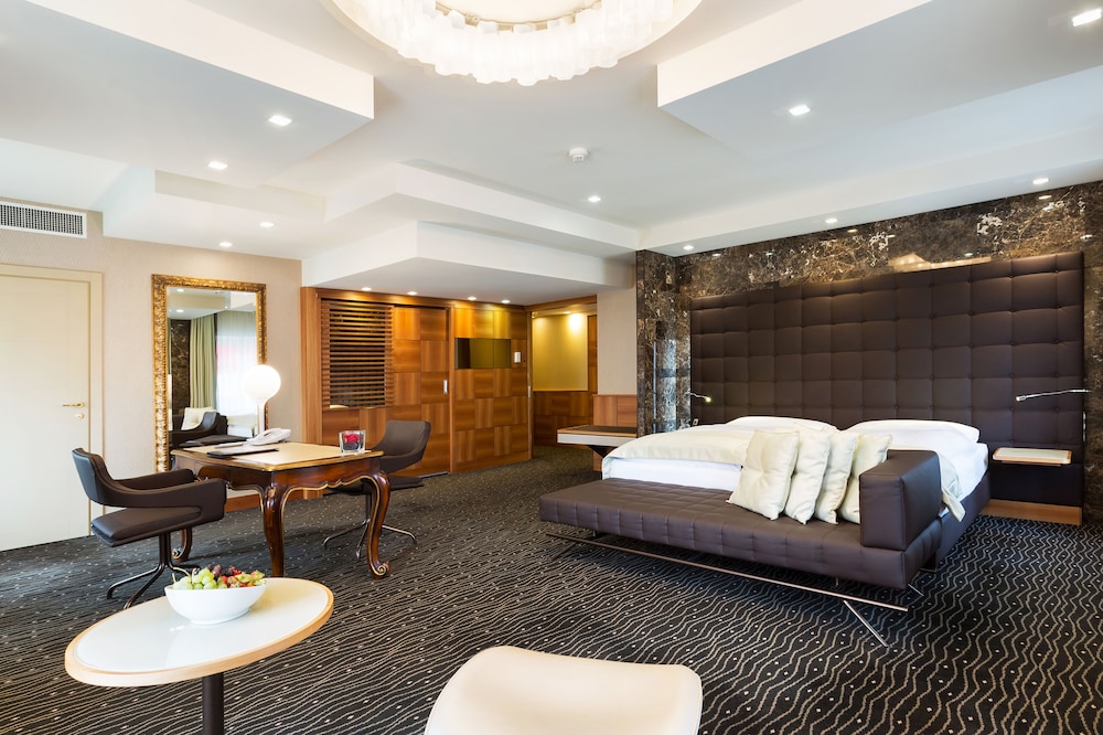 Senior Suite, 1 Bedroom, Balcony