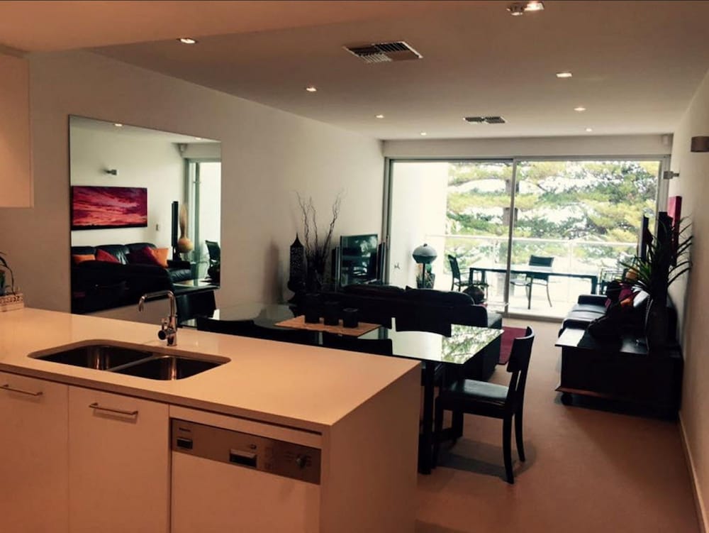 Penthouse, Multiple Bedrooms (SPECIAL) photo 2