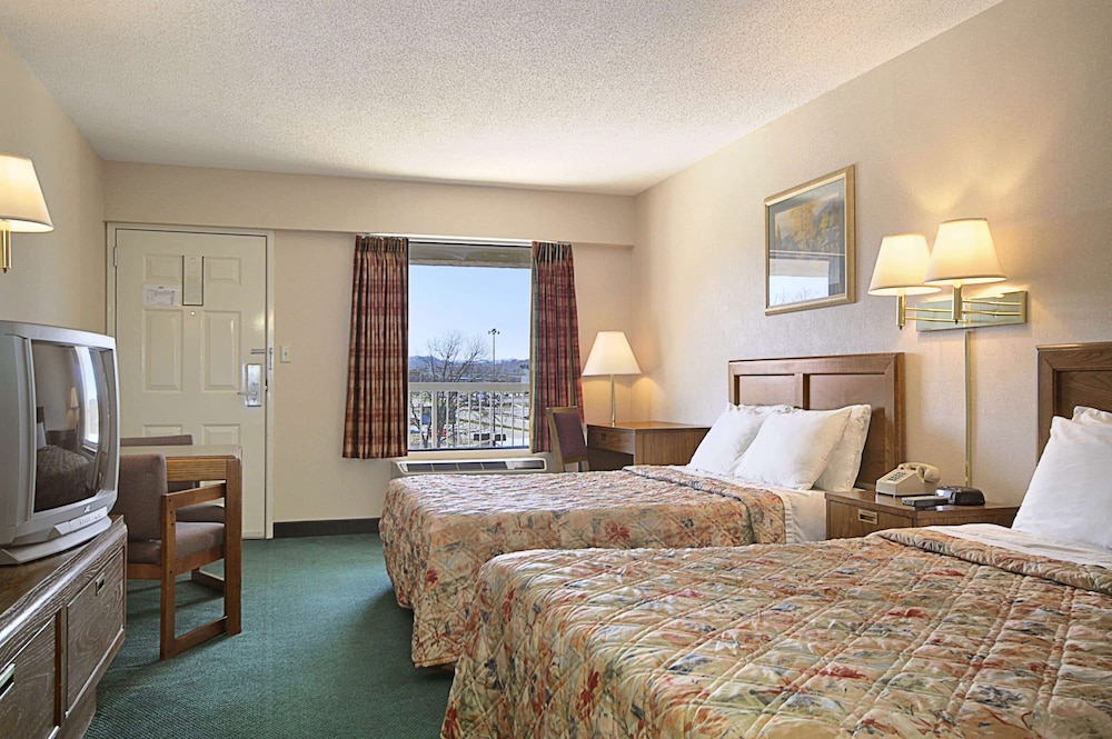 Suite, 2 Queen Beds, Non Smoking - Photo 1