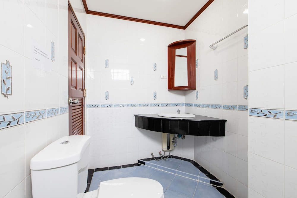 Standard Double Room - Photo 13
