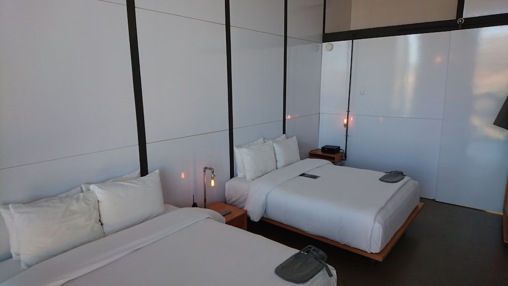 Loft, 2 Queen Beds photo 2