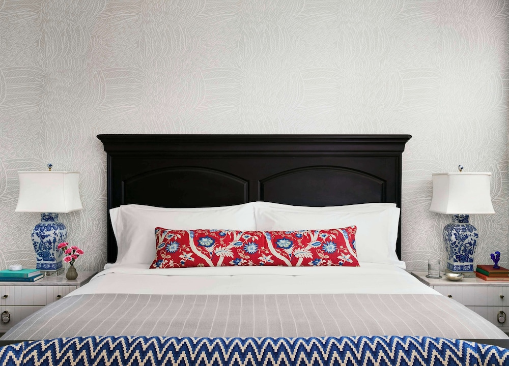Junior Suite, 1 King Bed (Horseshoe King Jr Suite) - Photo 3