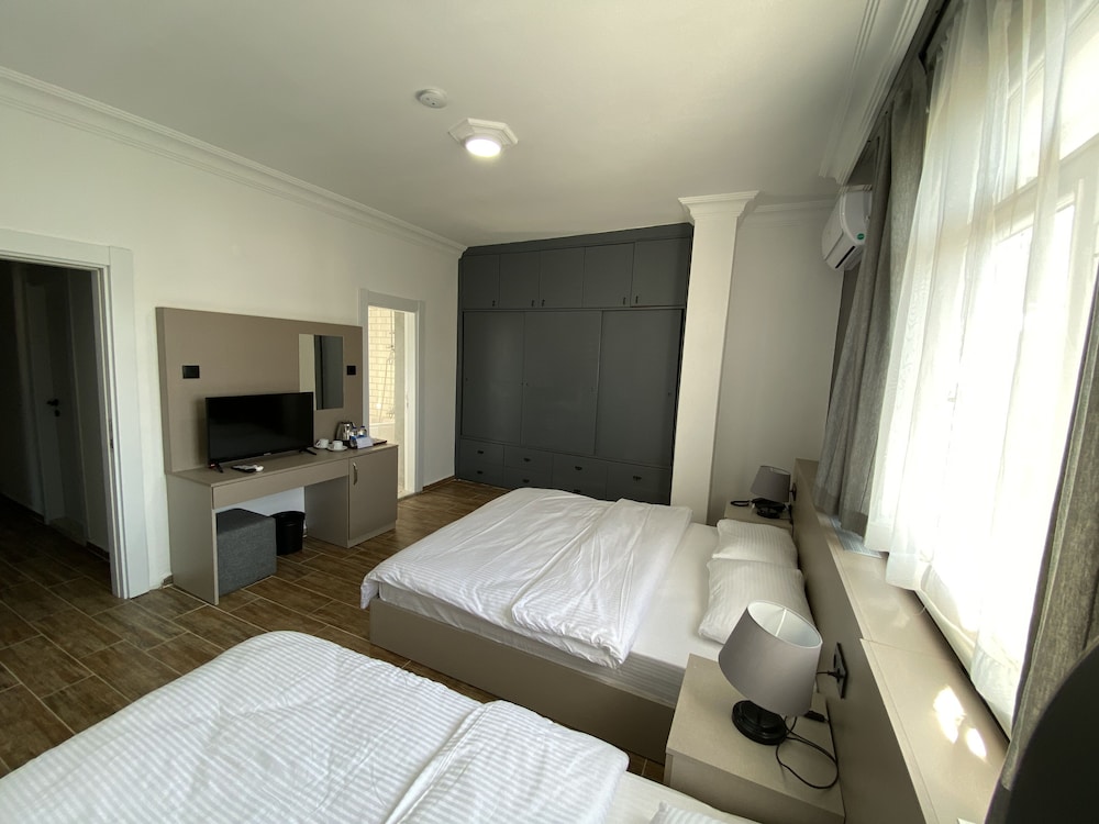 Deluxe Triple Room photo 1