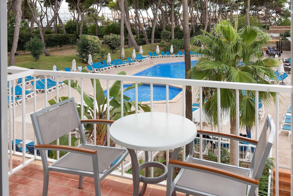Standard Double Room, Pool View