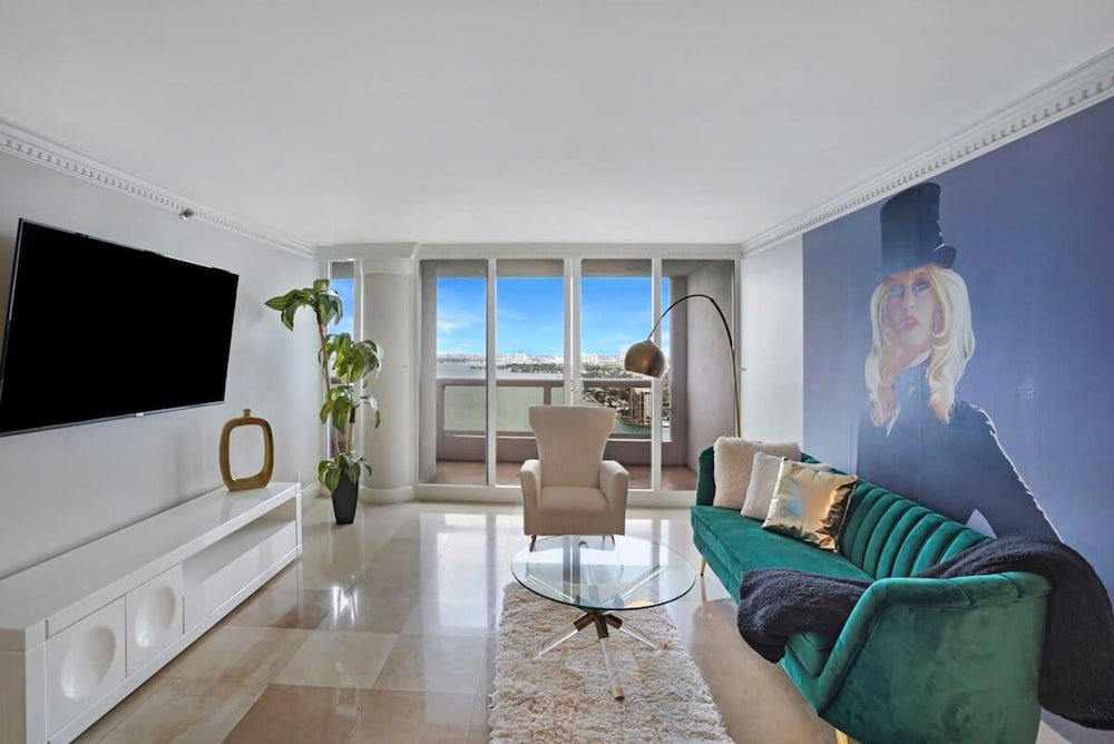 Apartment photo 1