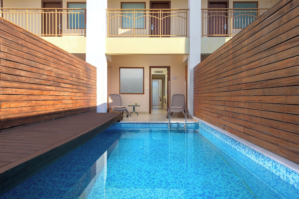 Basic Suite, Private Pool, Resort View