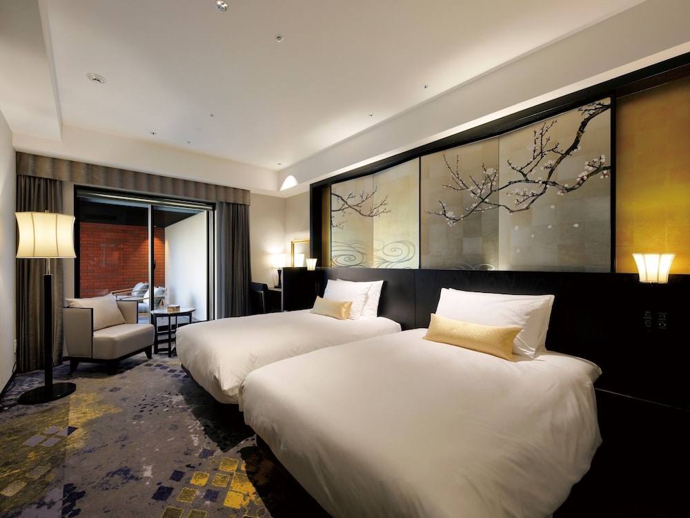 Club Twin Room with Balcony, Non Smoking - Photo 1
