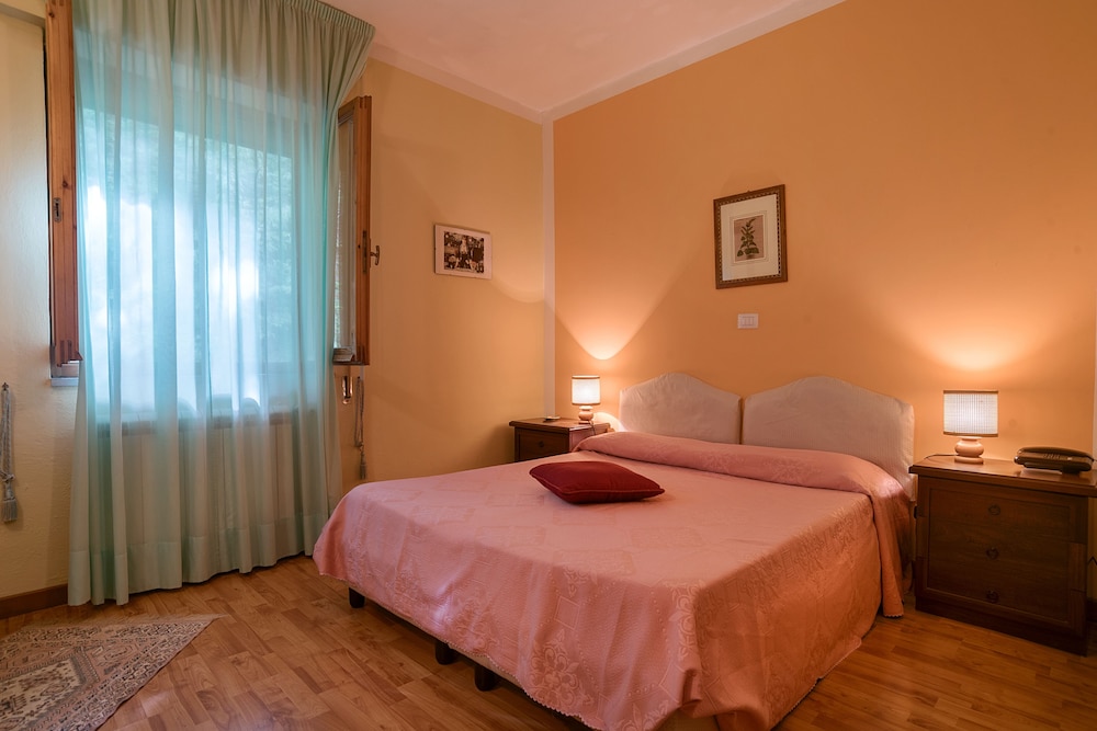 Standard Double Room - Photo 3