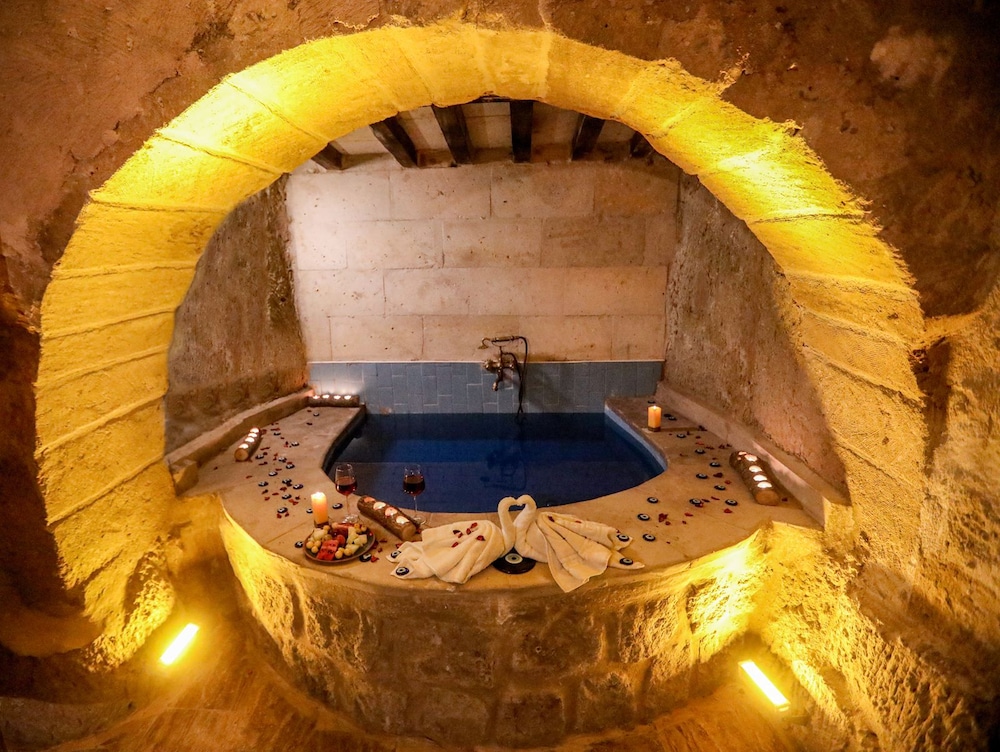 Defne Cave Honeymoon Suite - Photo 4