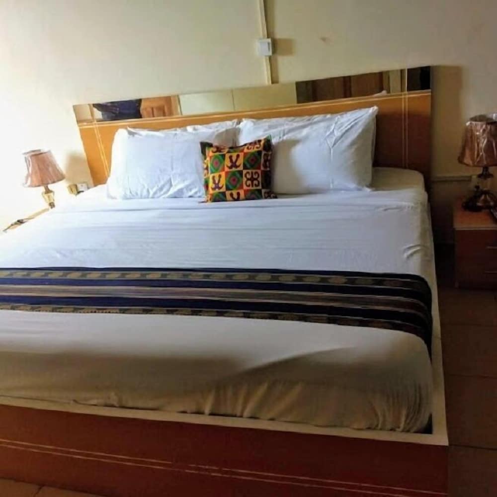 Business Studio Suite, 1 King Bed photo 1