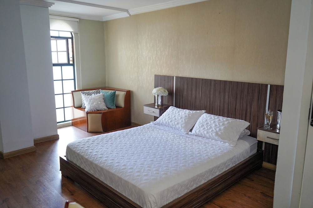 Queen Room