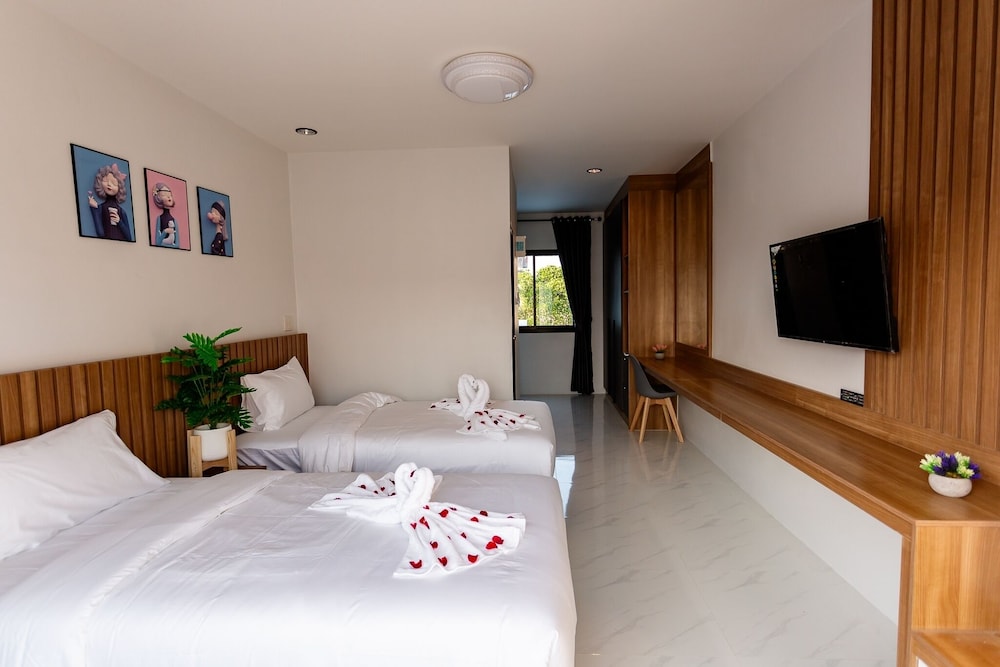 Superior Twin Room - Photo 11