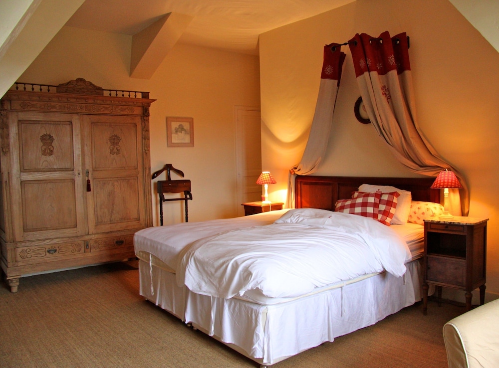 Standard Suite, 1 Bedroom, Bathtub, Garden View photo 1