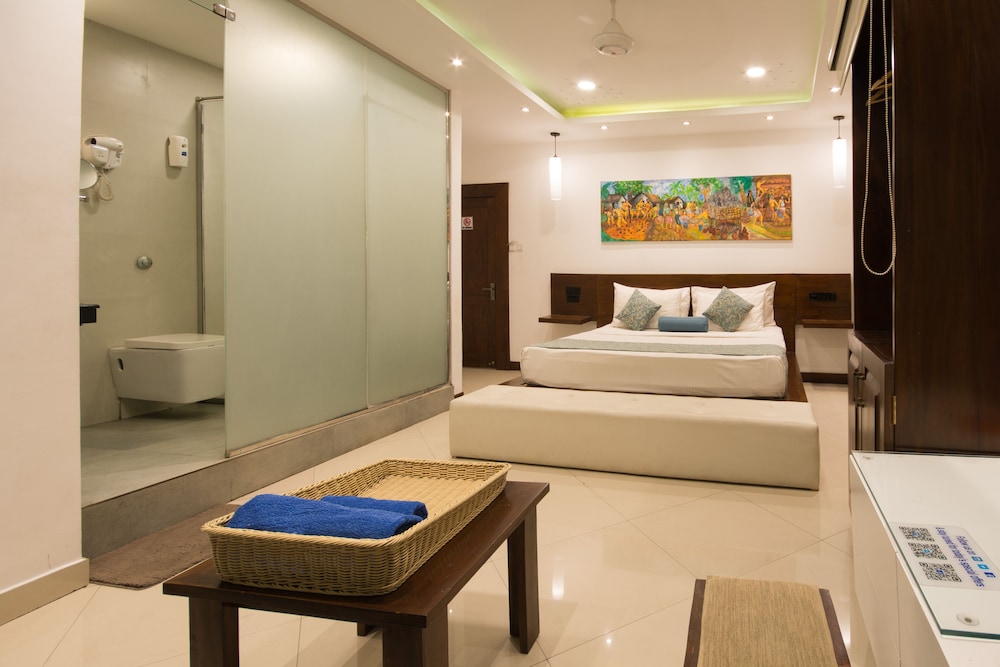 Deluxe King Room photo 3