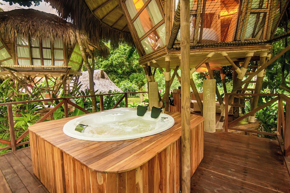 Panoramic Suite, Hot Tub photo 3