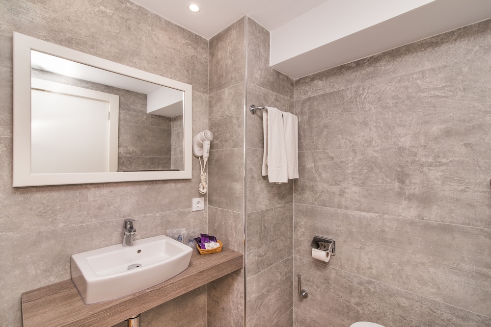 Standard Double Room photo 3
