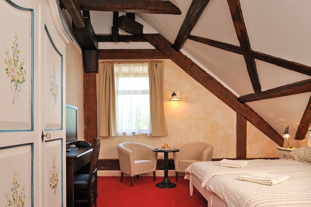 Classic Double Room - Photo 13