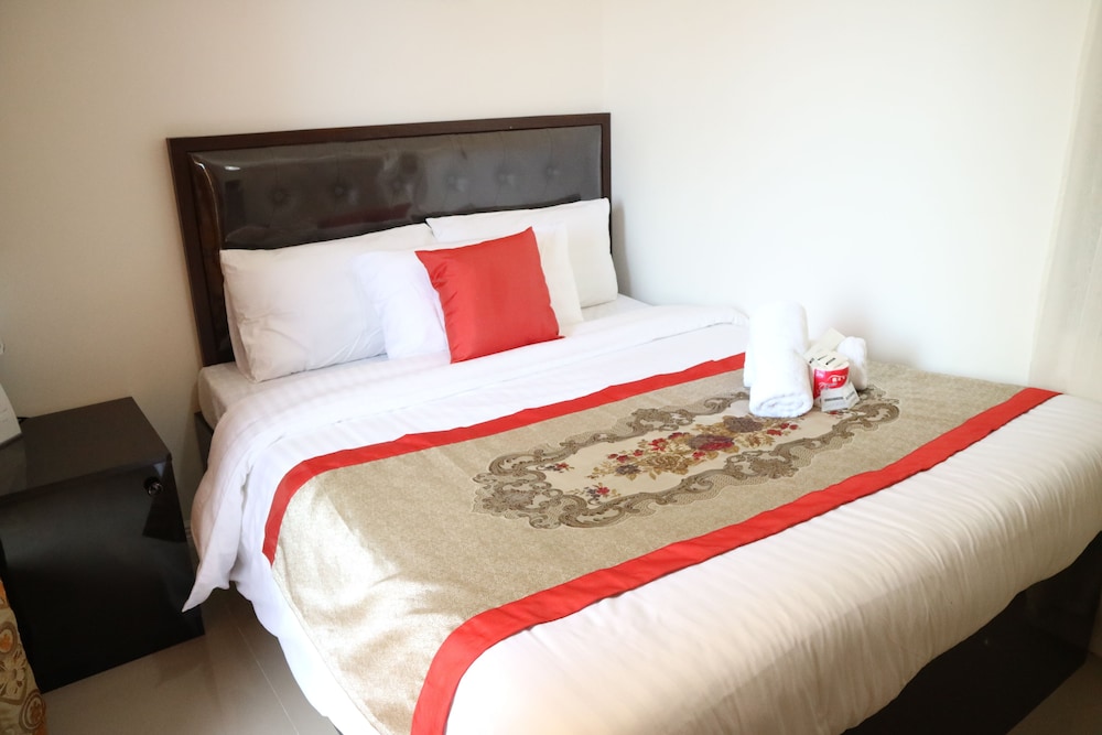 Deluxe Studio, 1 Queen Bed