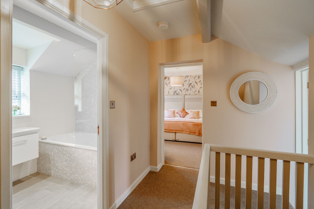 Luxury Cottage, 3 Bedrooms, Non Smoking, Garden View - Photo 8
