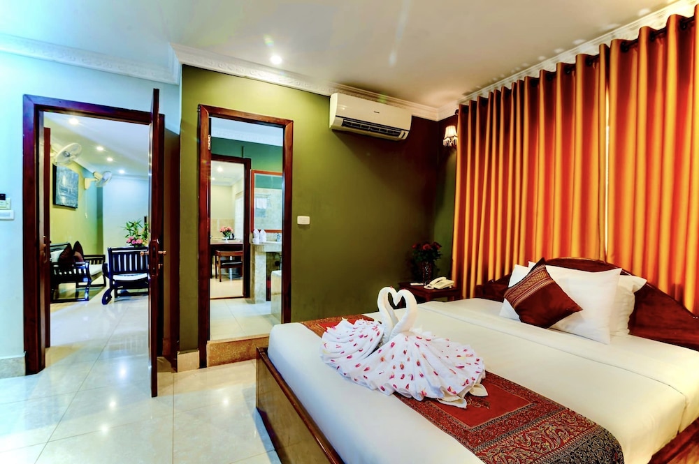 Family Room, 2 Bedrooms - Photo 1