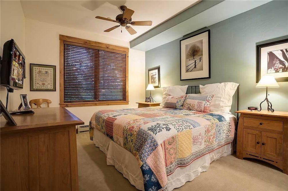 Condo, Multiple Beds (2102 Timberline Lodge, Trappeur's Cro) photo 1