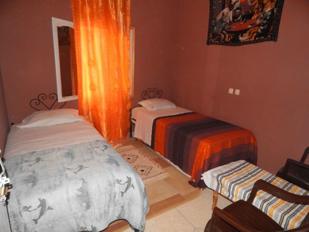 Double Or Twin Room, Shared Bathroom (Palmier) photo 1