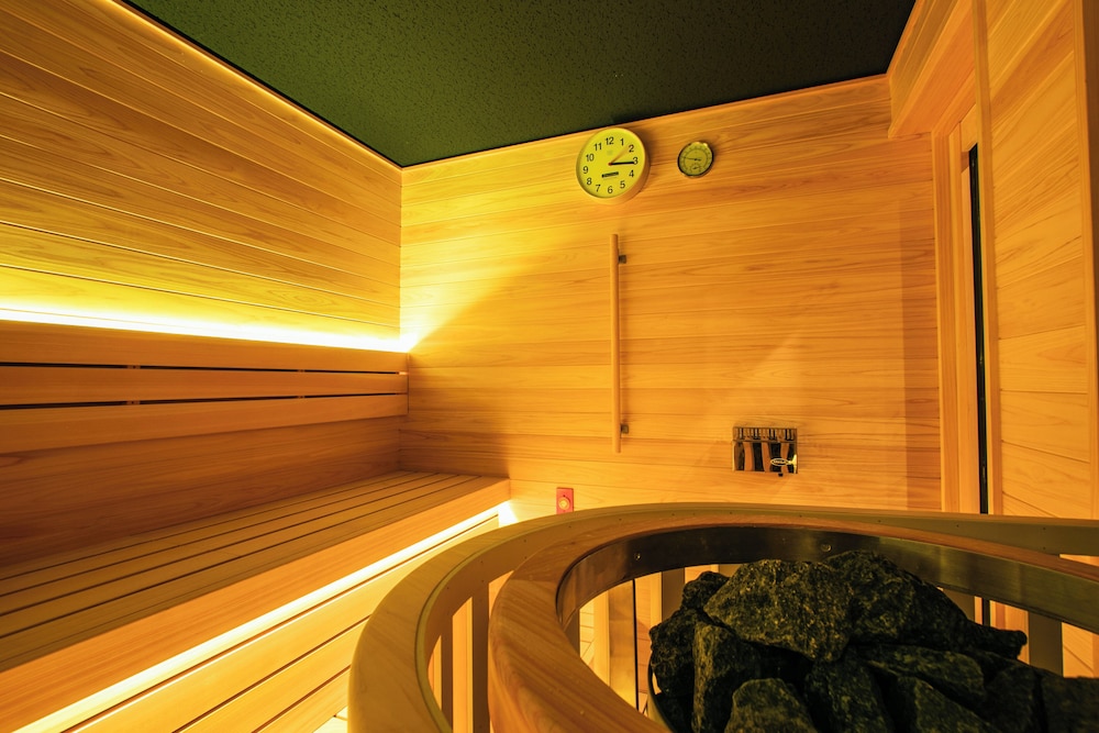 Comfort Studio with 3beds (with Terrace & Private Sauna Experience 21:30-23:00), Non Smoking thumbnail 5