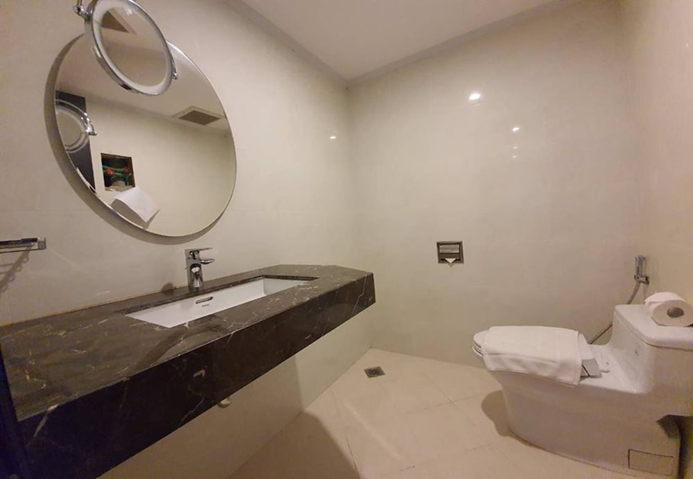 Suite with Balcony - Photo 2