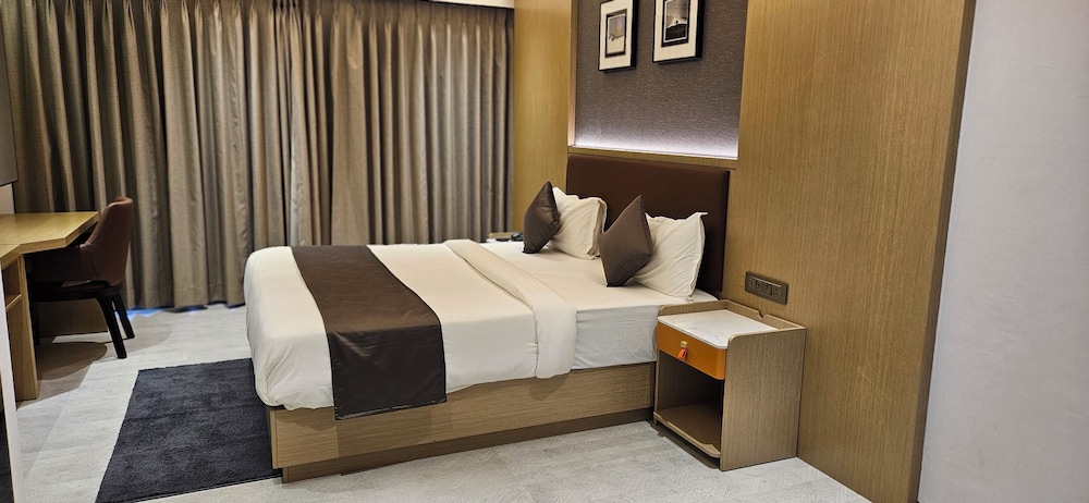 Standard Double or Twin Room, Balcony, City View