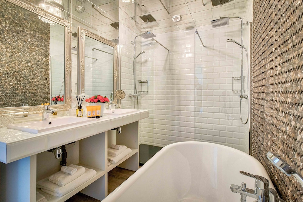 Junior Suite, River View - Photo 11