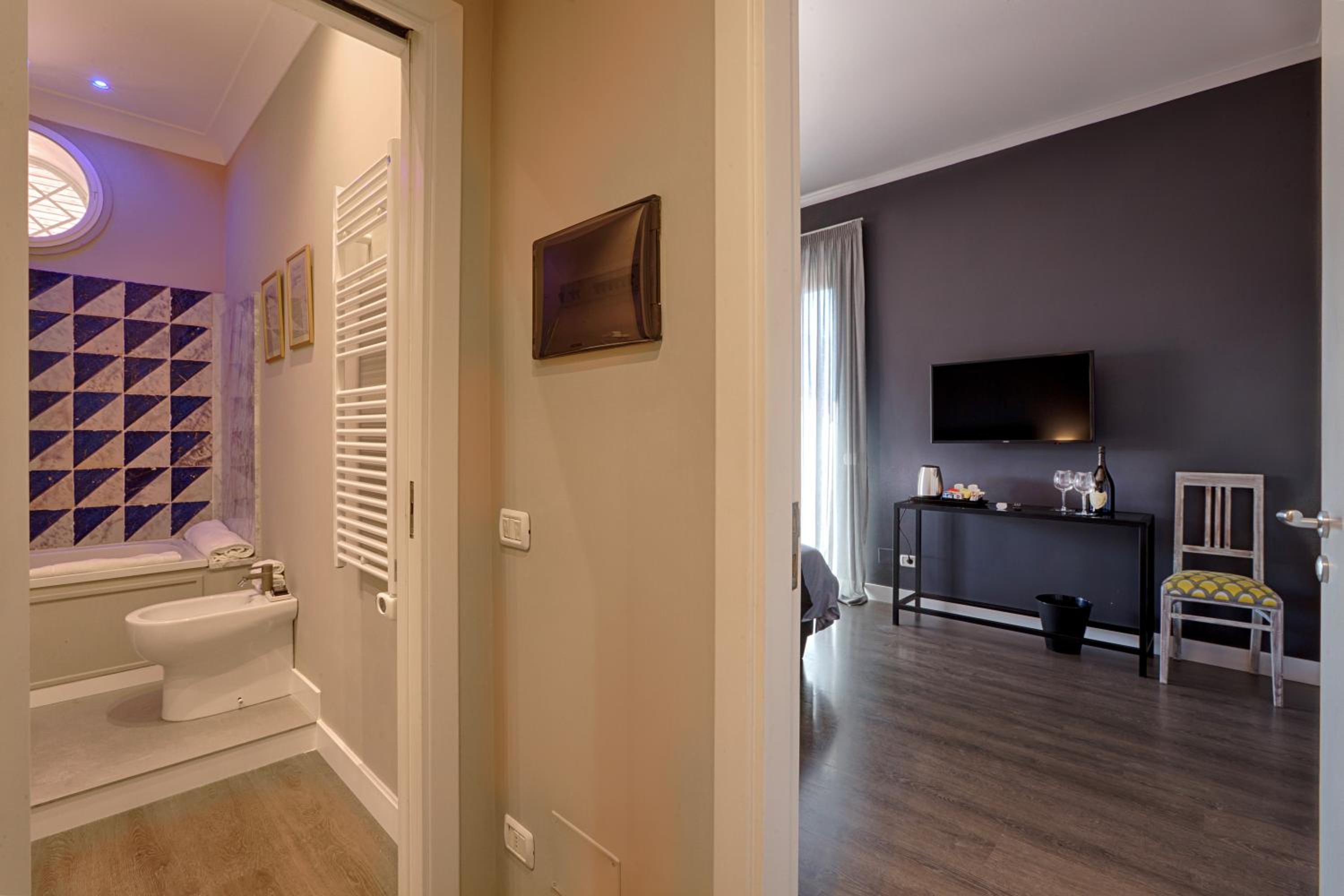 Deluxe Room - Photo 4