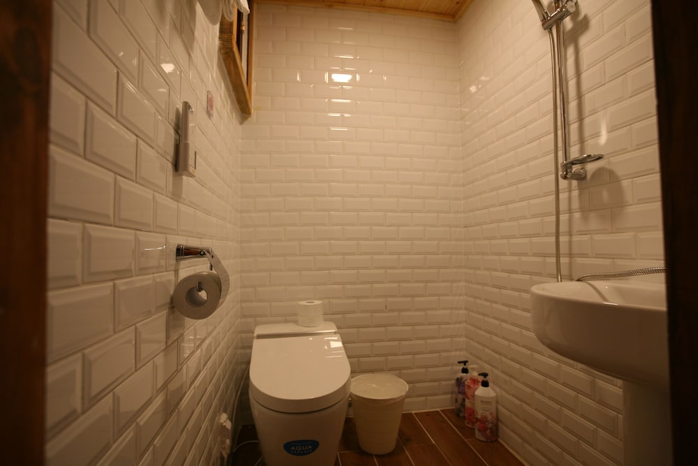 Deluxe Triple Room, Non Smoking, Private Bathroom photo 3