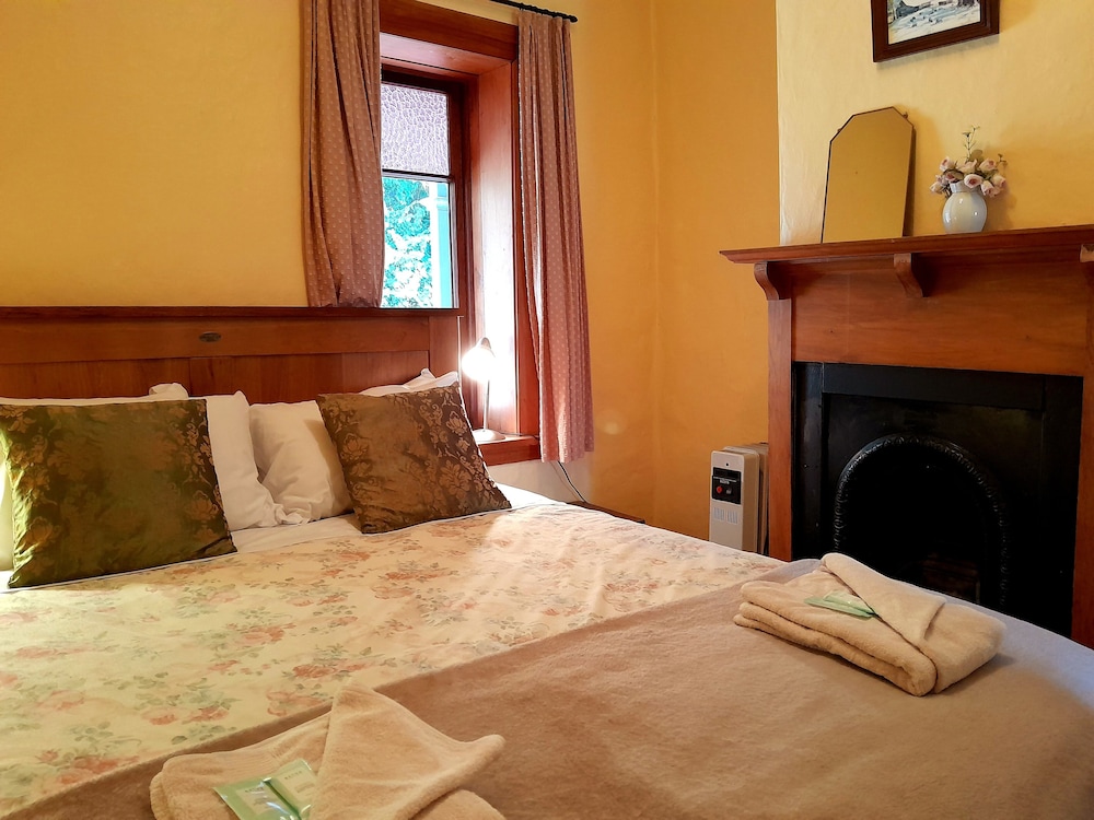 Lodge Queen Room photo 1