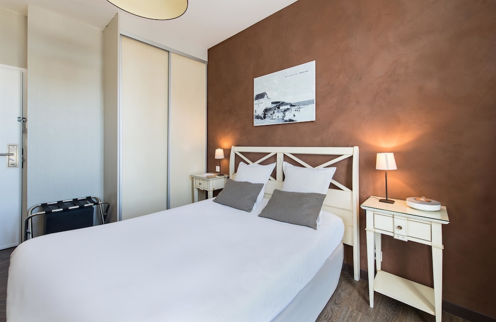 Classic Room, 1 Double Bed, Non Smoking, City View - Photo 1