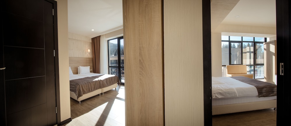Suite, 2 Bedrooms, Mountain View photo 2