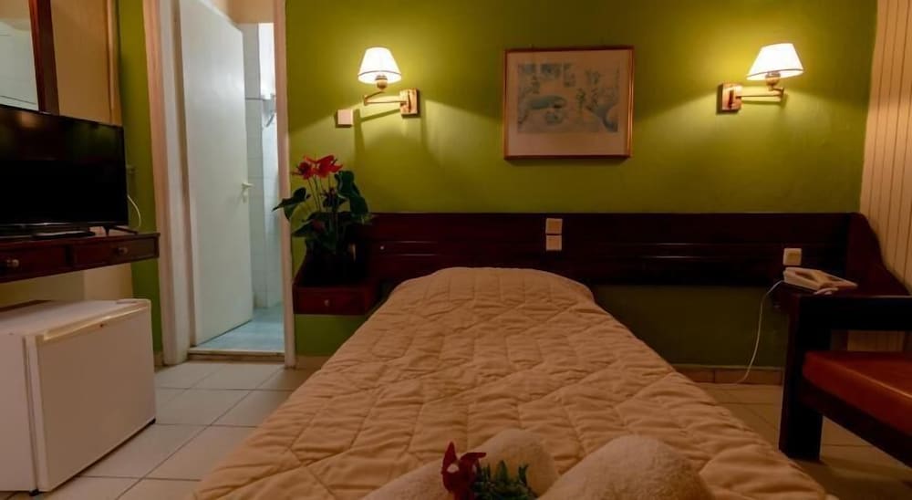Single Room, Mountain View