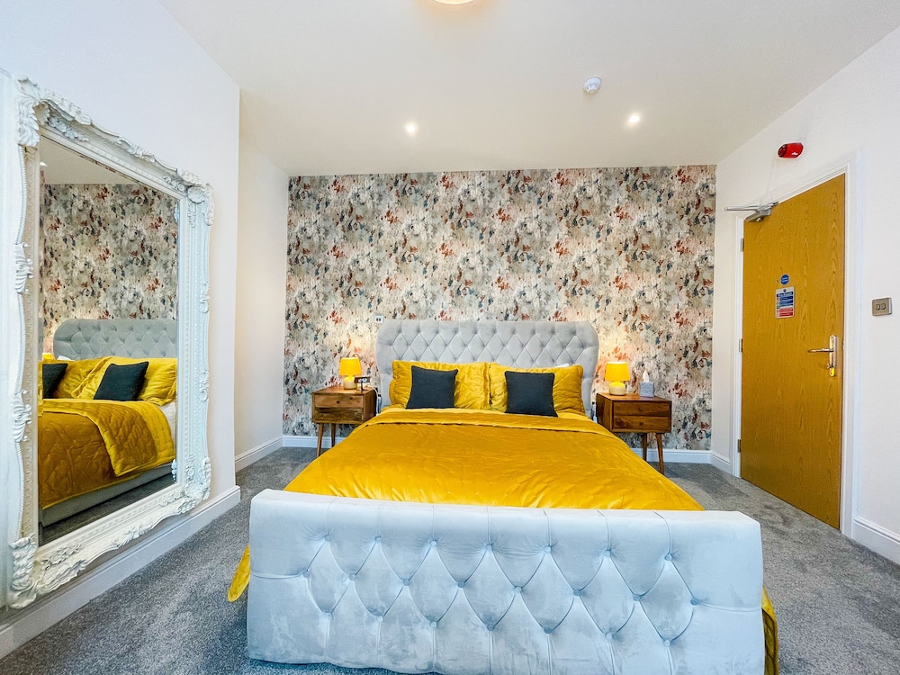 King Deluxe Room - Photo 11