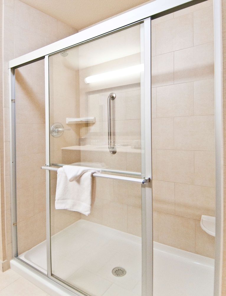 Room, 1 King Bed, Non Smoking (Shower Only) - Photo 1