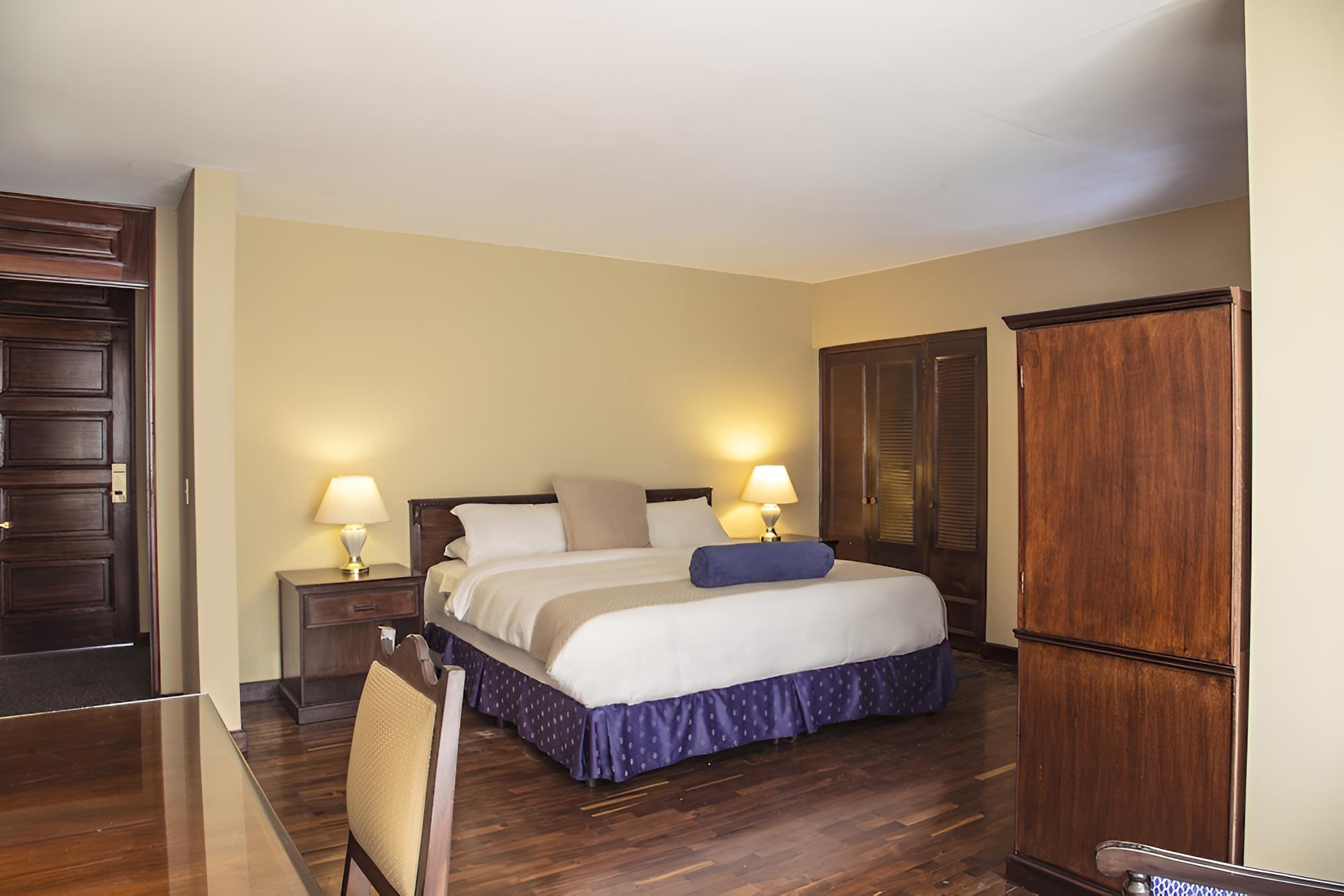 Corporate 1 King Bed
