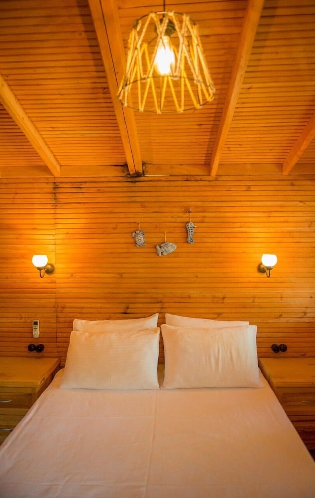 Economy Tree House photo 1