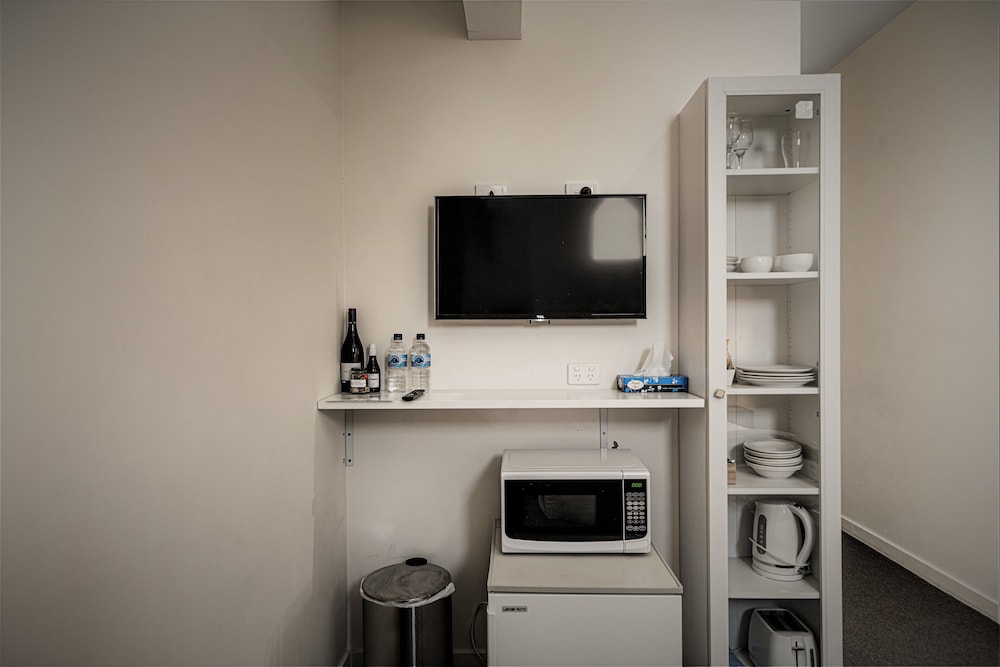 Commanders Quarters Double Bed With 4 Bunk Room photo 3